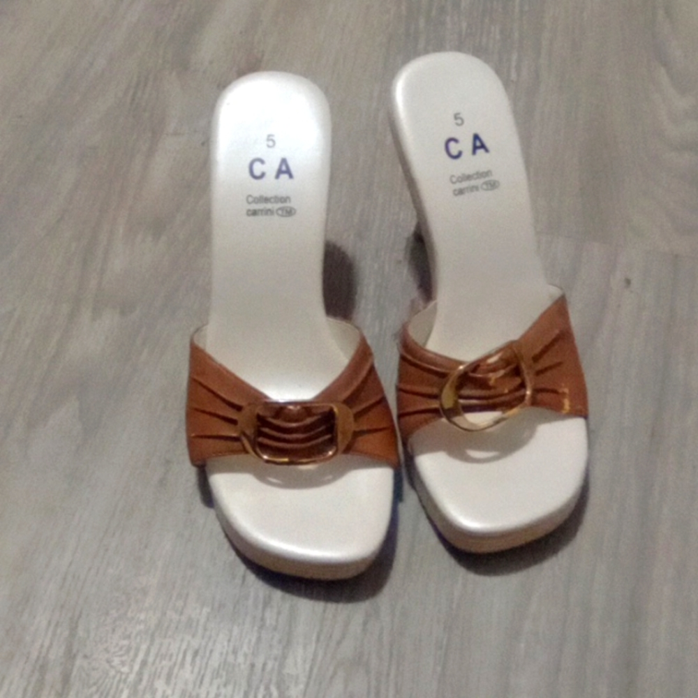 Women Smalls Heel Tan buckle